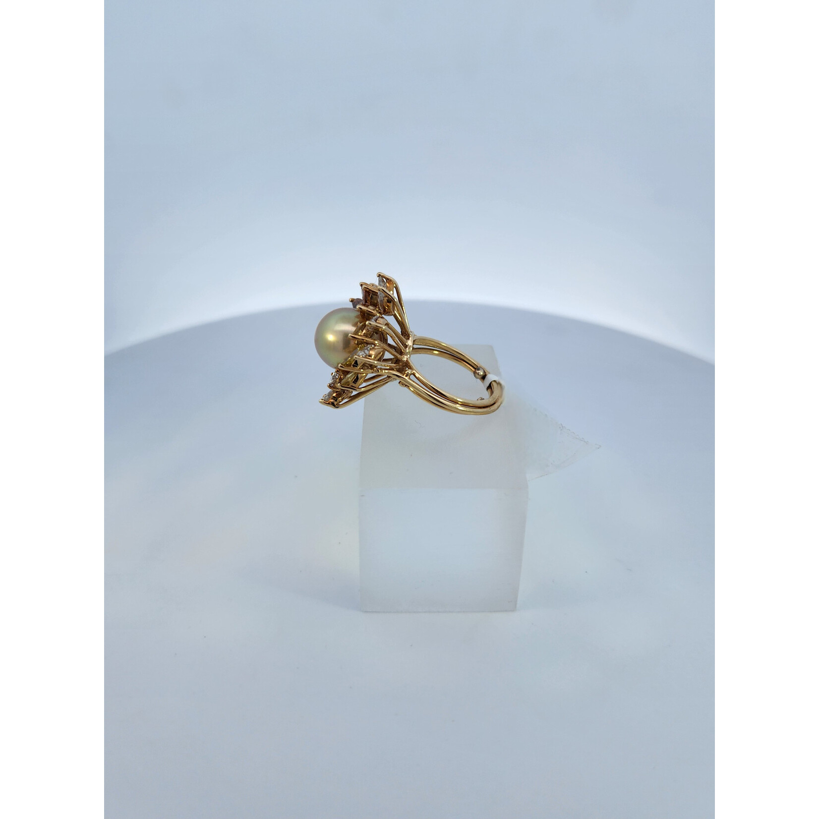 18 Karat Yellow Gold Multi-Color Diamond Ring with Pearl