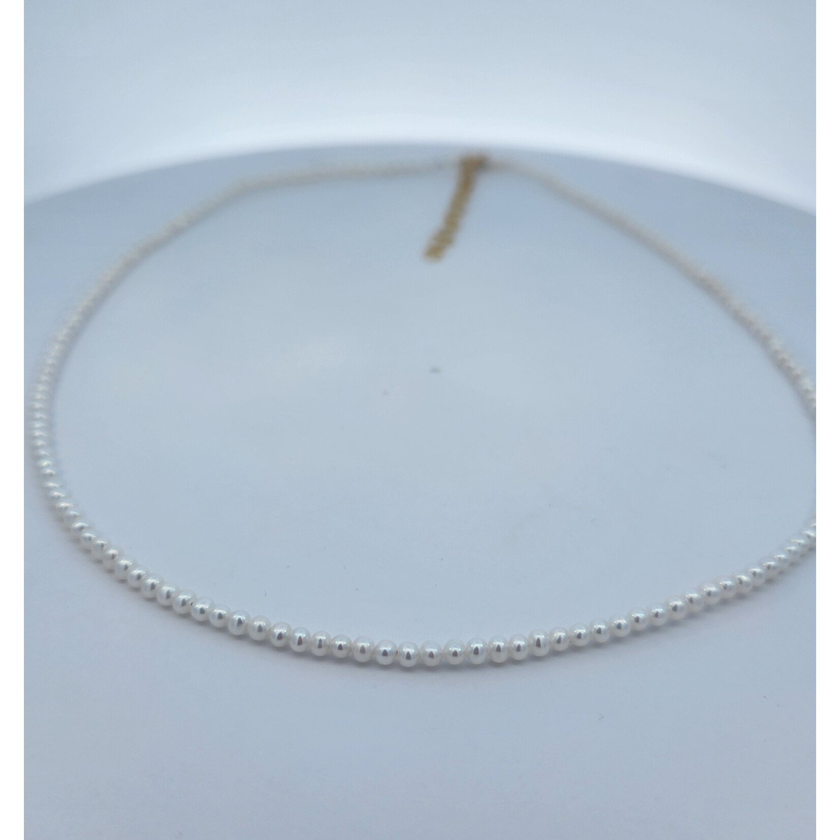 16-18" Pearl Necklace with 18 Karat Yellow Gold