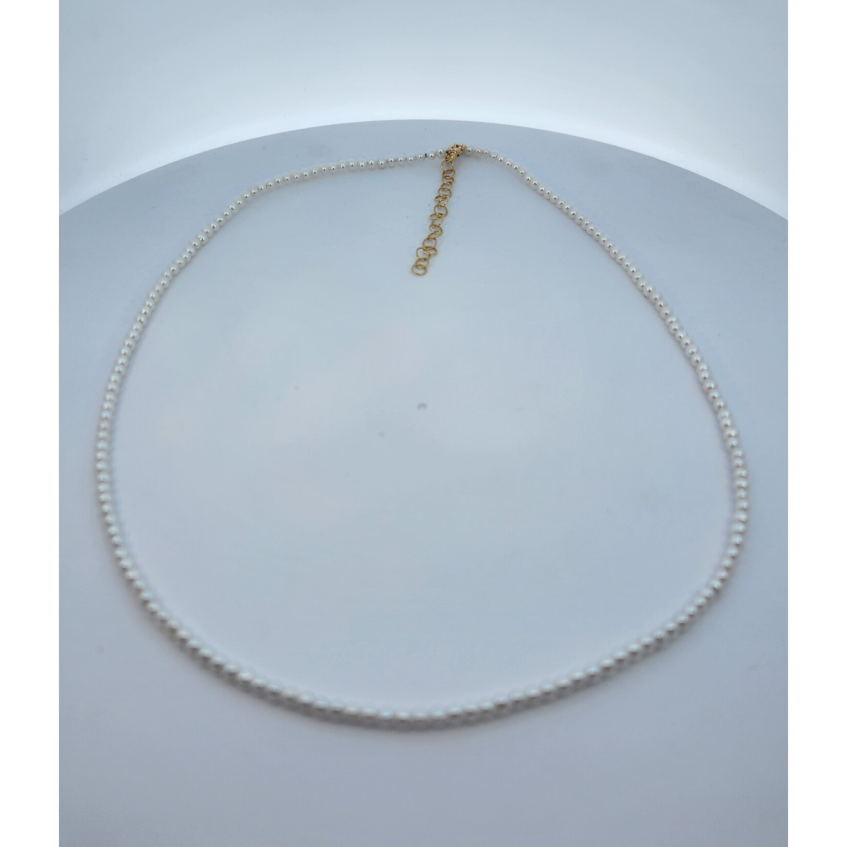 16-18" Pearl Necklace with 18 Karat Yellow Gold