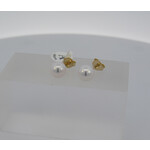 18 Karat Yellow Gold 6 mm Akoya Pearl Studs