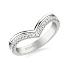 Art Carved V-Shaped Diamond Wedding Ring