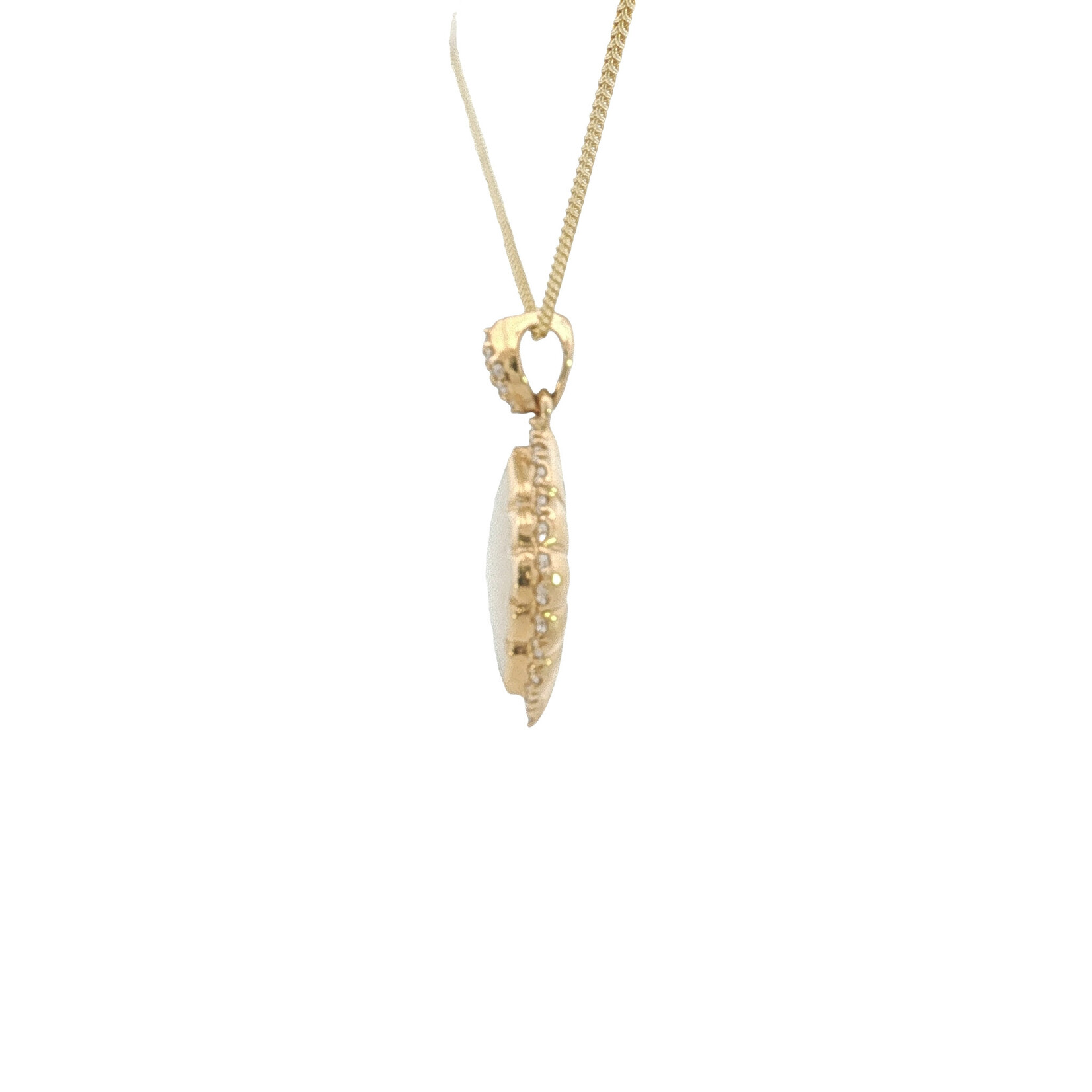 Kabana Kabana 14 Karat Yellow Gold Mother of Pearl and Diamond Necklace
