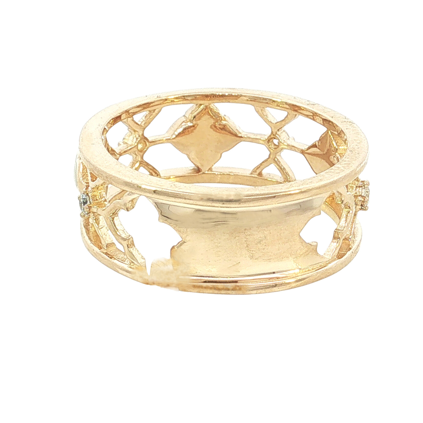 Kabana 14 Karat Yellow Gold Mother of Pearl and Diamond Clover Ring