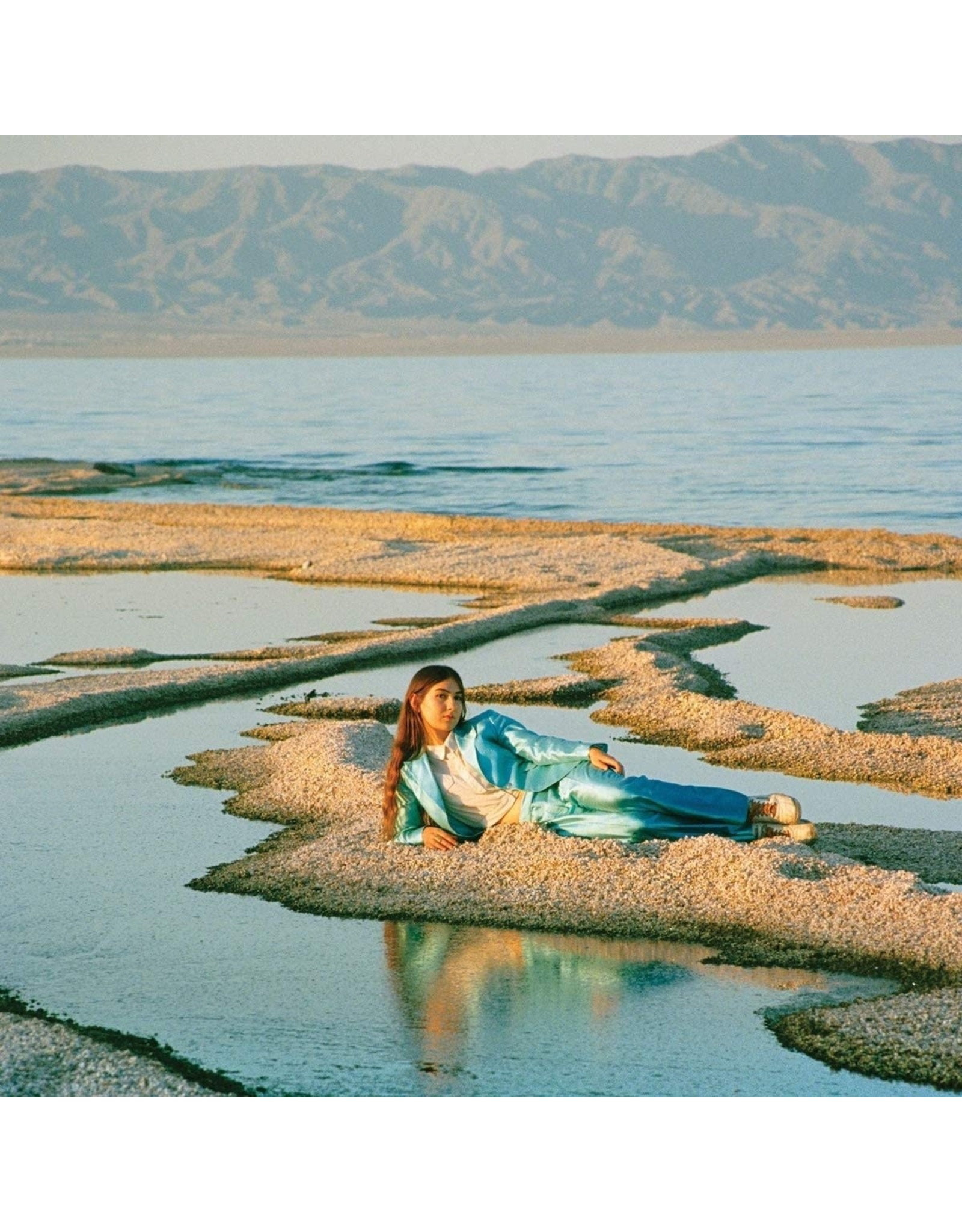 Weyes Blood - Front Row Seat To Earth