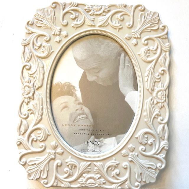 Lenox China Picture frame for 5"x7" photo