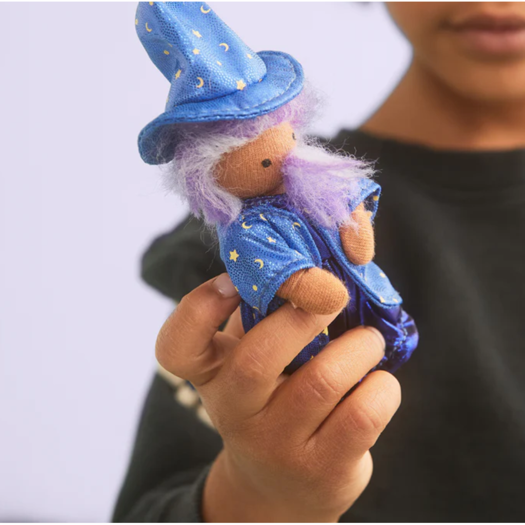 Olli Ella Holdie Folk Wulfric The Wizard