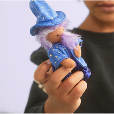 Olli Ella Holdie Folk Wulfric The Wizard