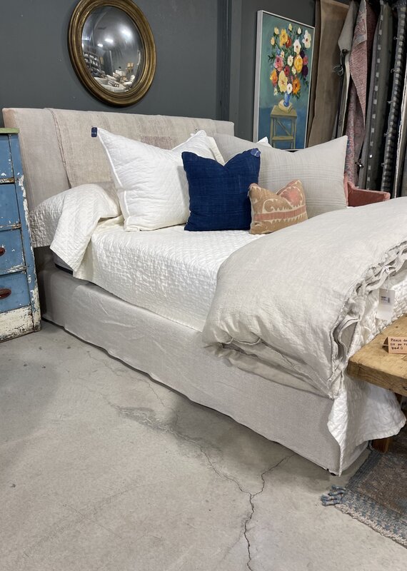 Aimee Bed - King  Desert Linen - Natural