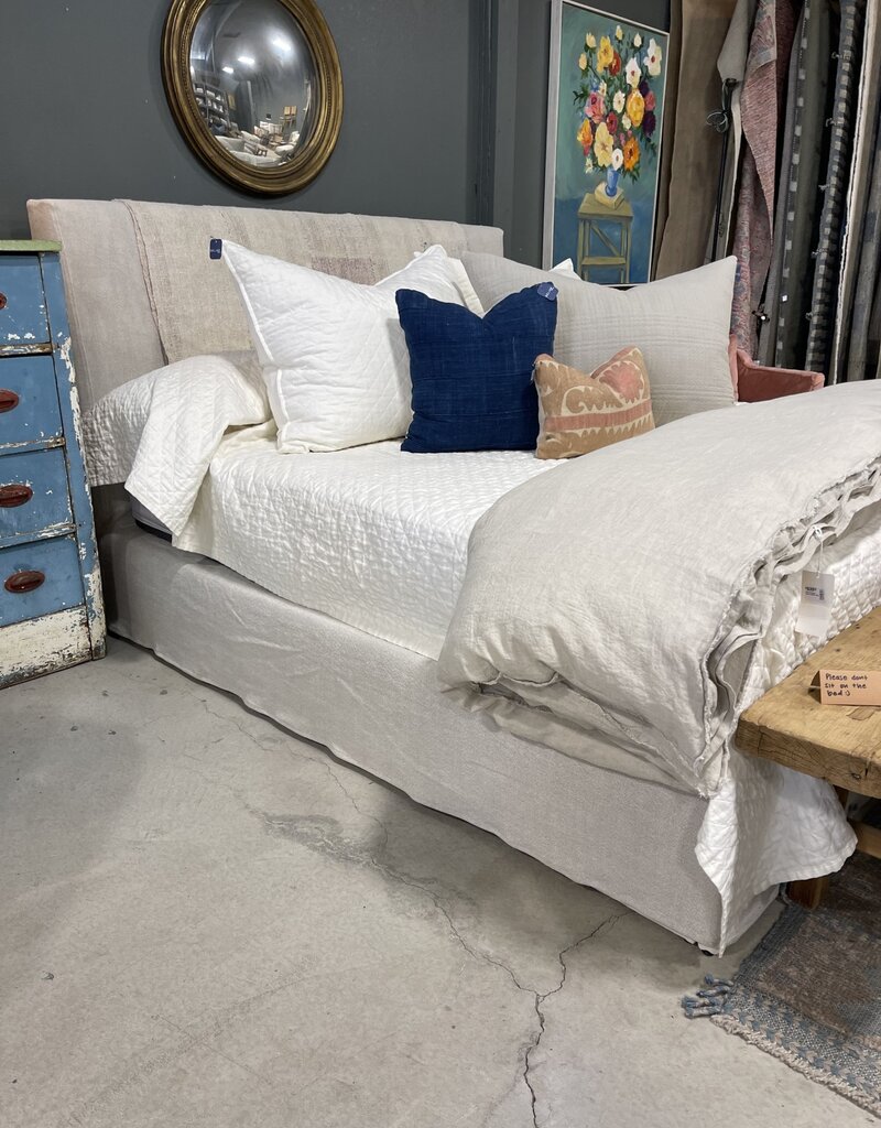 Aimee Bed - King  Desert Linen - Natural