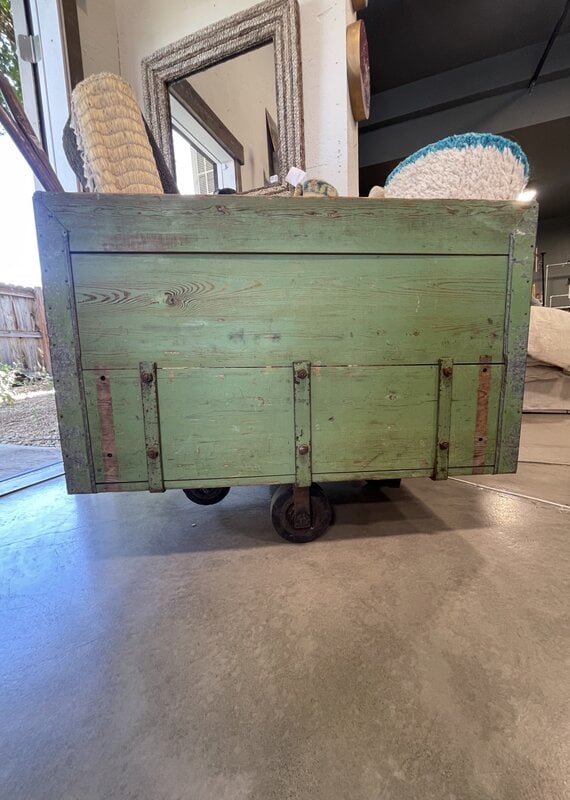 INDUSTRIAL CART - 39"L x 26" W x 23" D x 30.5" H