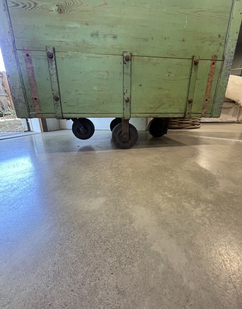 INDUSTRIAL CART - 39"L x 26" W x 23" D x 30.5" H