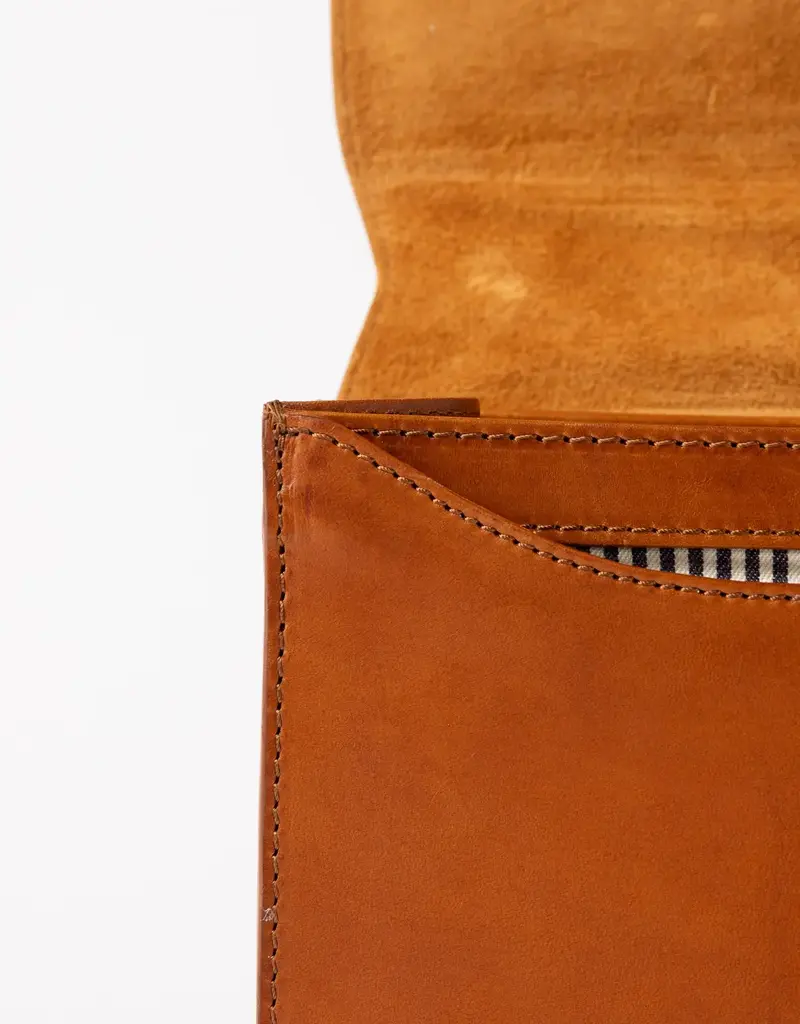 Midway Full-Size Bag / Cognac Classic Leather / Checkered & Leather Strap