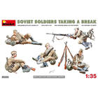 Miniart . MNA 1/35 Soviet Soldiers Taking A Break