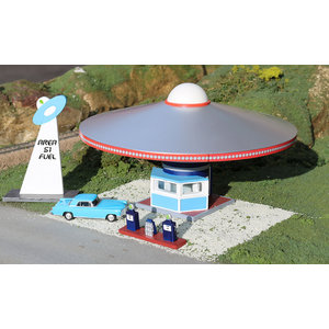 Bachmann Industries . BAC (DISC) HO Area 51 Fuel Station W/Pumps Resin Kit