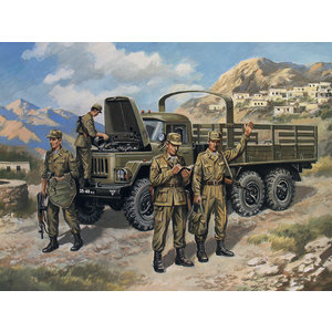 Icm . ICM ZiL-131, Soviet Truck with Soviet Motorized Rifles