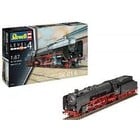 Revell of Germany . RVL 1/87 Express Locomotive BR01& Tender