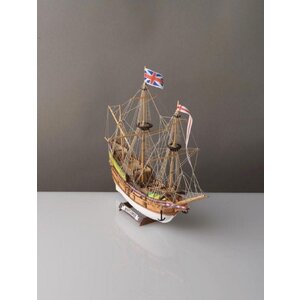 1/140 Mayflower 33cm by Corel