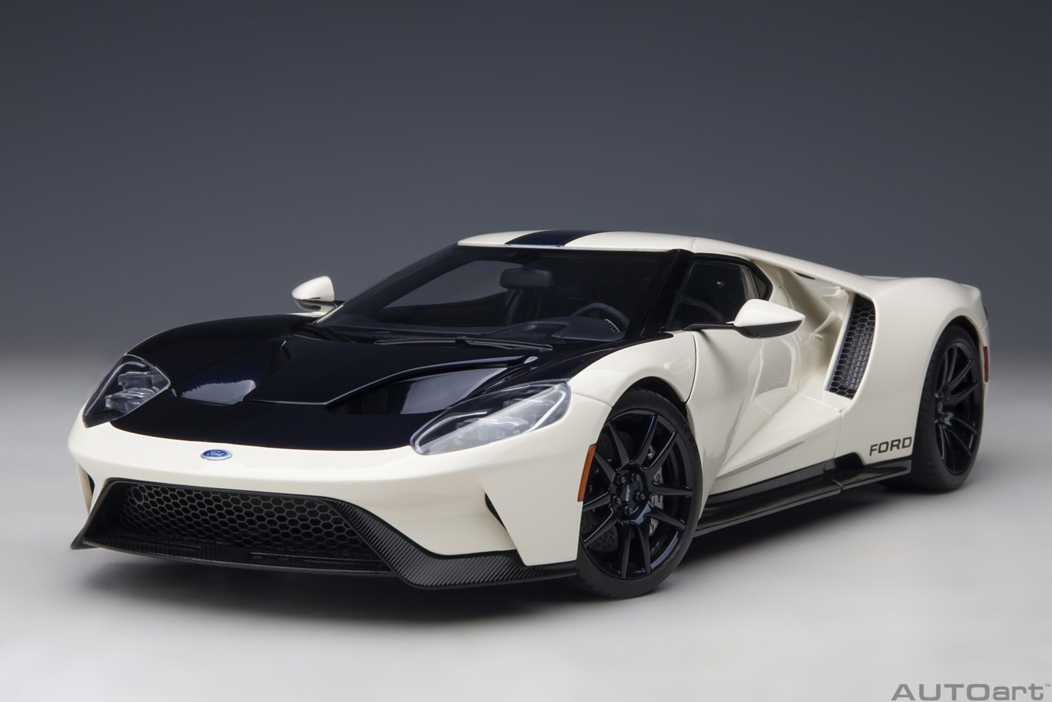 Ford gt autoart 1 18 hot sale