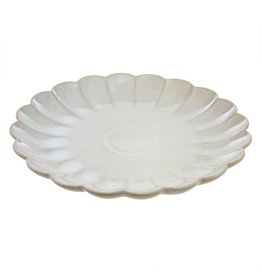 Amelia Scalloped Dinner Plate in White