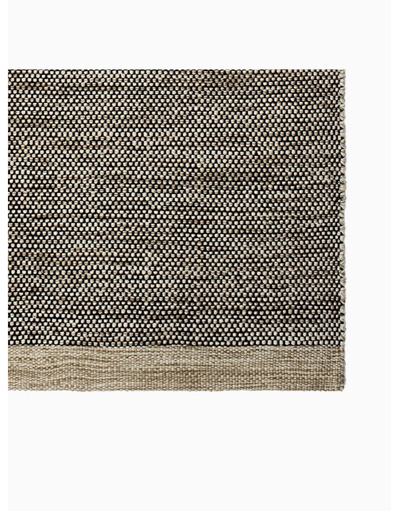 Kingscote - Black & Beige - Indoor Outdoor PET (Polyester Fiber) Rug 2'x3'