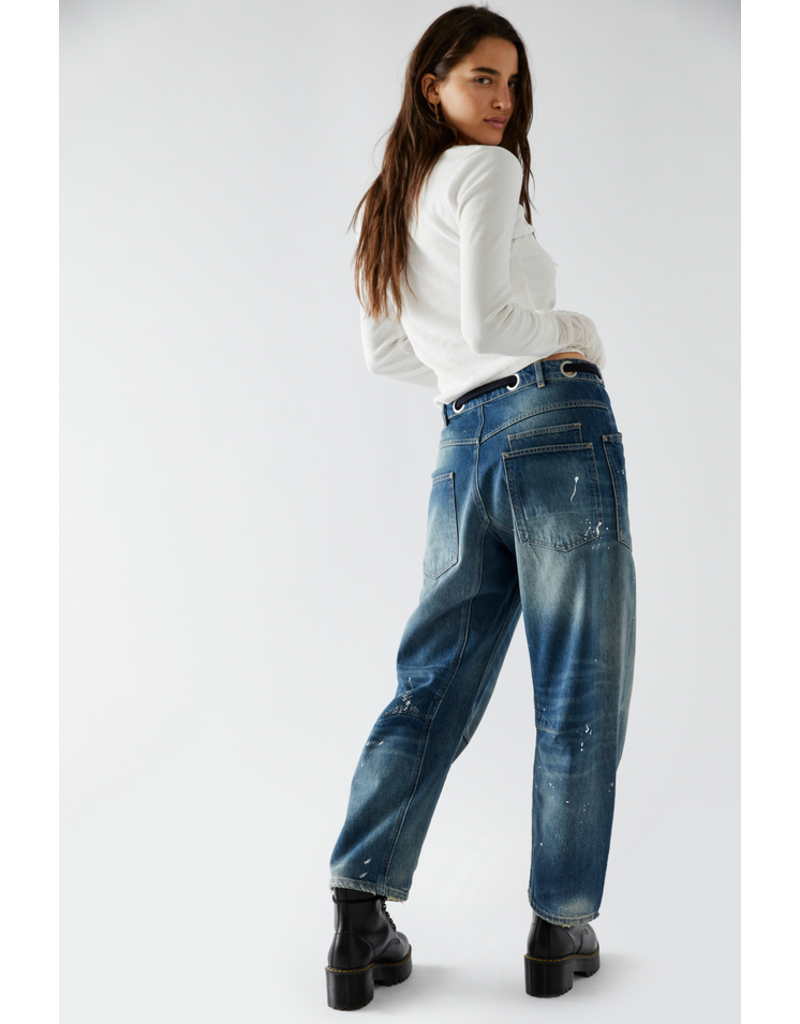 Free People Moxie Low Slung Jeans  Best jeans for women, Retro fashion  outfits, Soft clothes