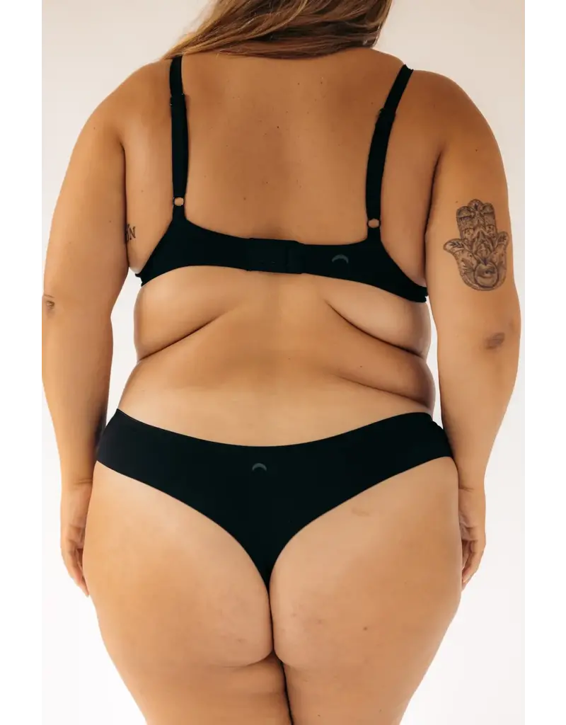 huha Seamless Low-Mid Thong by huha | Black
