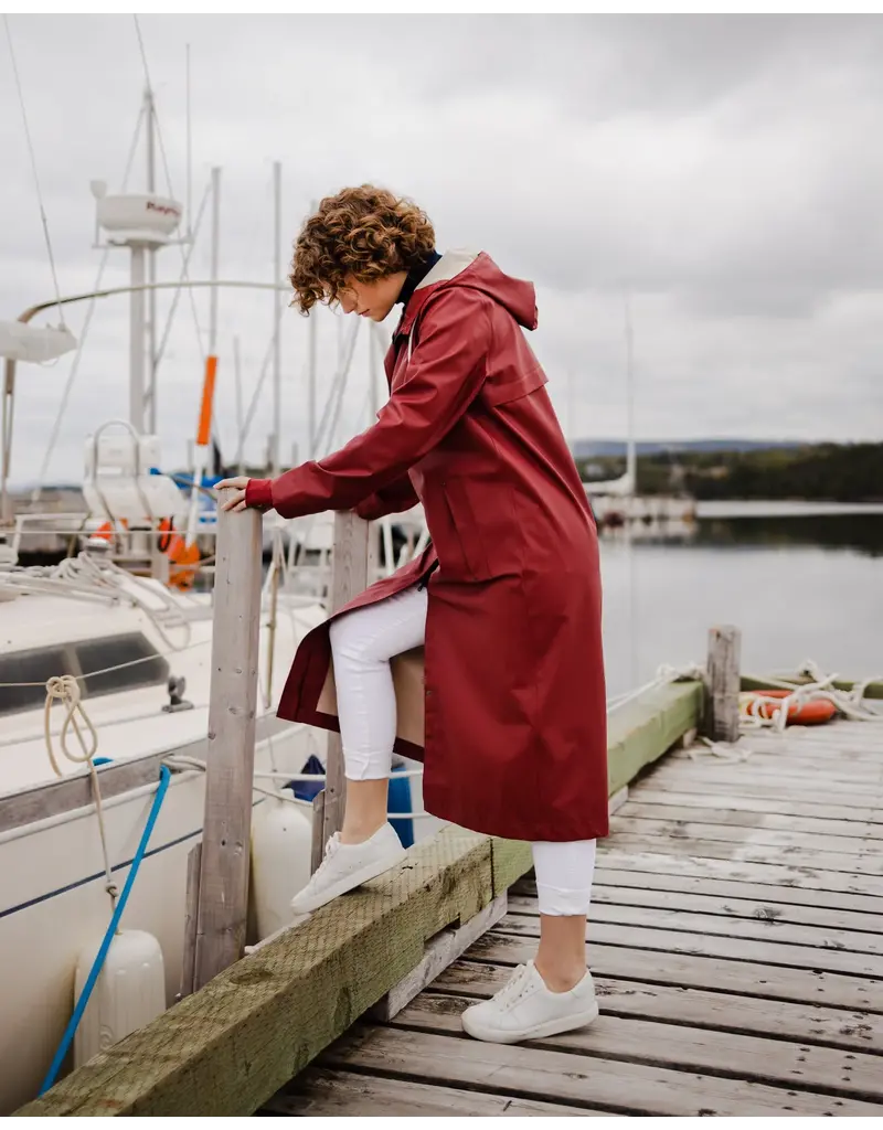 Mernini The Mernini Raincoat Merlot Red | Classic 48" Length