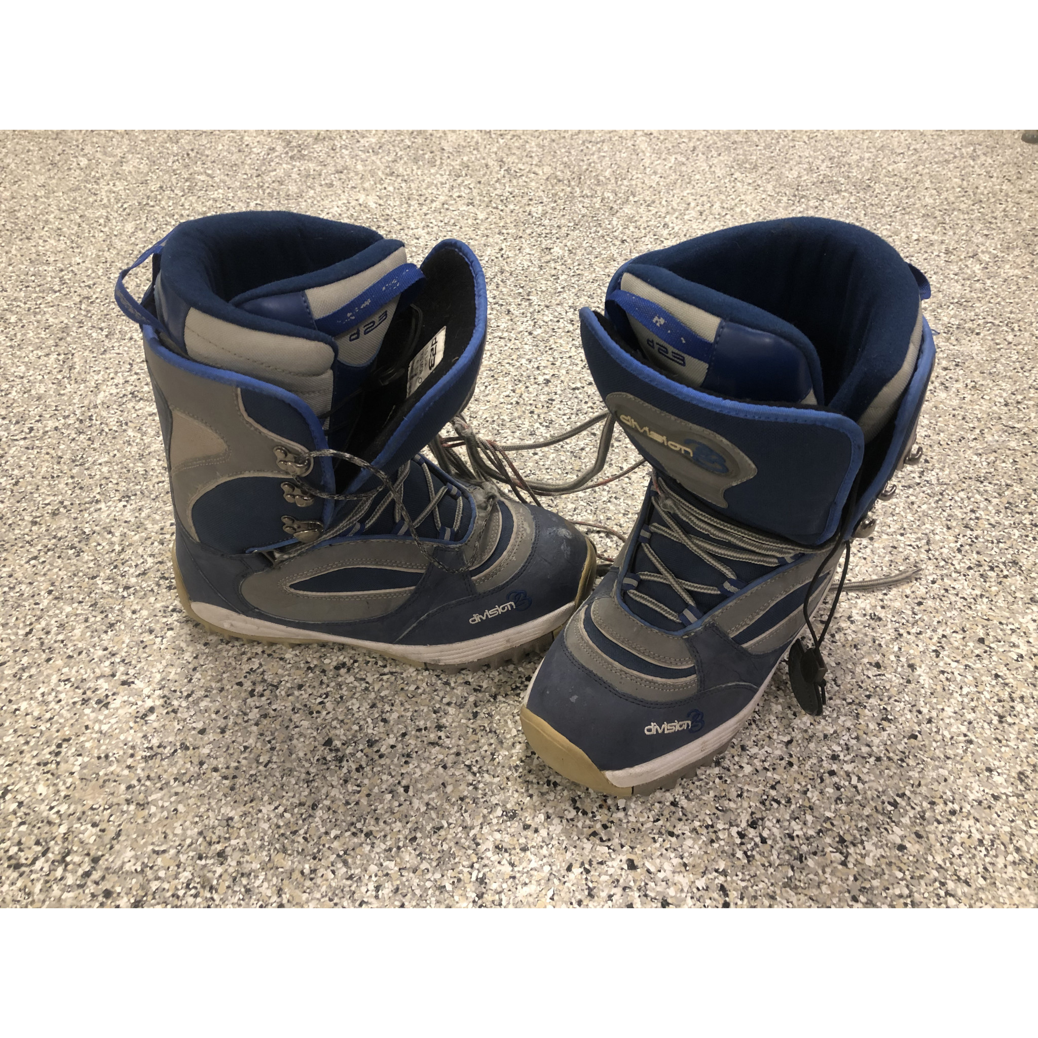 division 23 snowboard boots