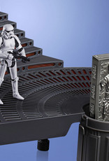 Hasbro Star Wars: The Vintage Collection Carbon-Freezing Chamber Playset