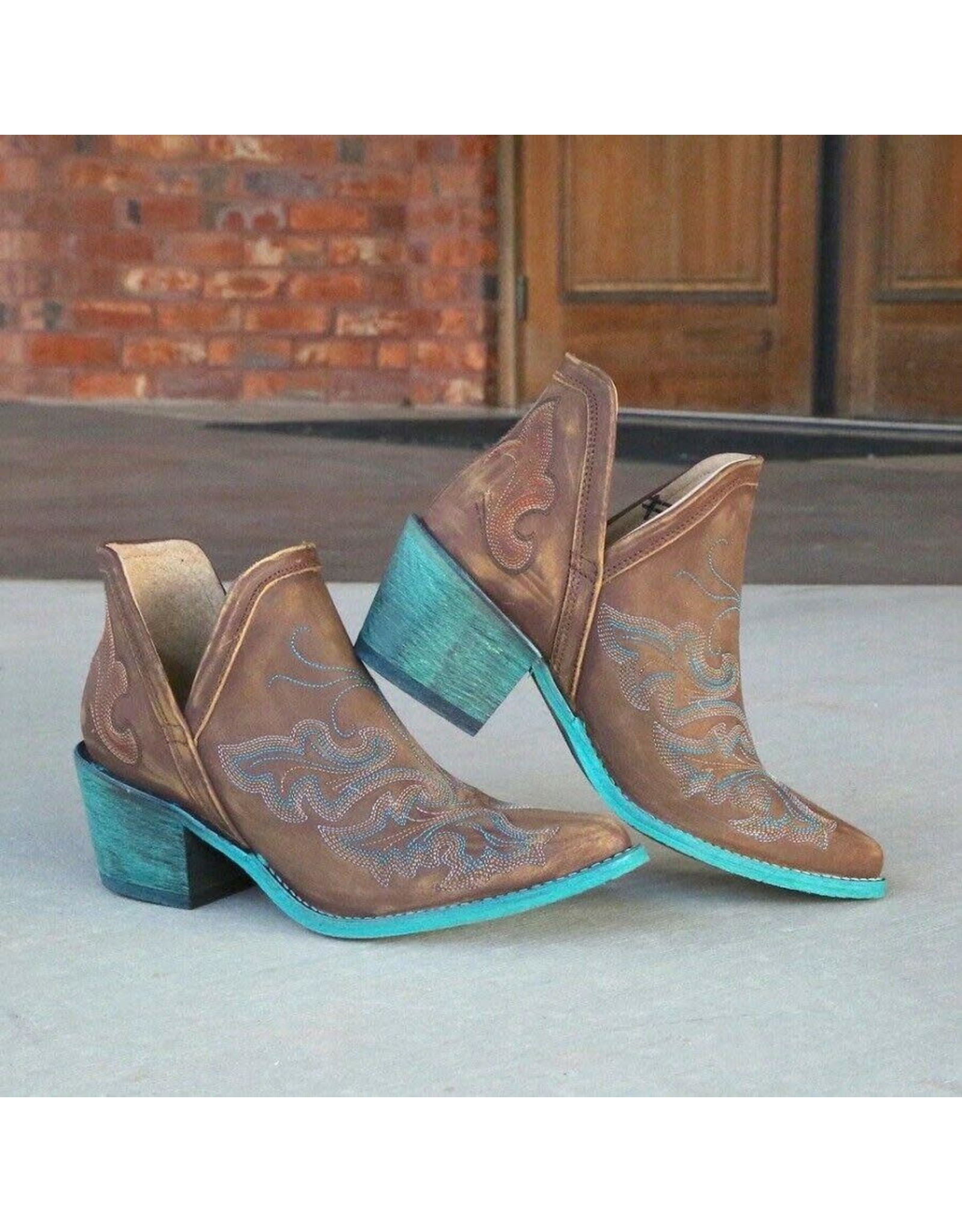 Circle G Ladies Cognac Turquoise Q0099 Embroidered Booties