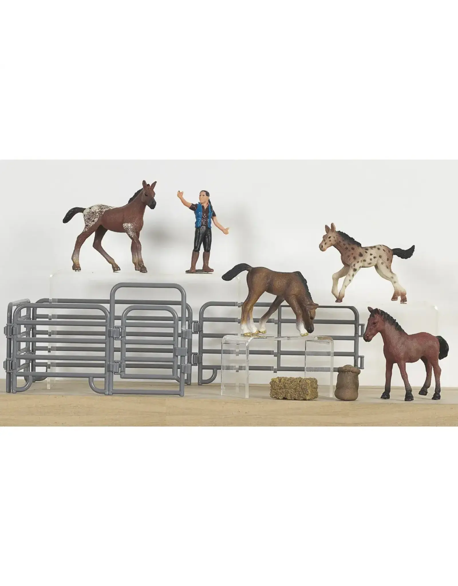 Bigtime Barnyard Foal Set With Panels 5100013
