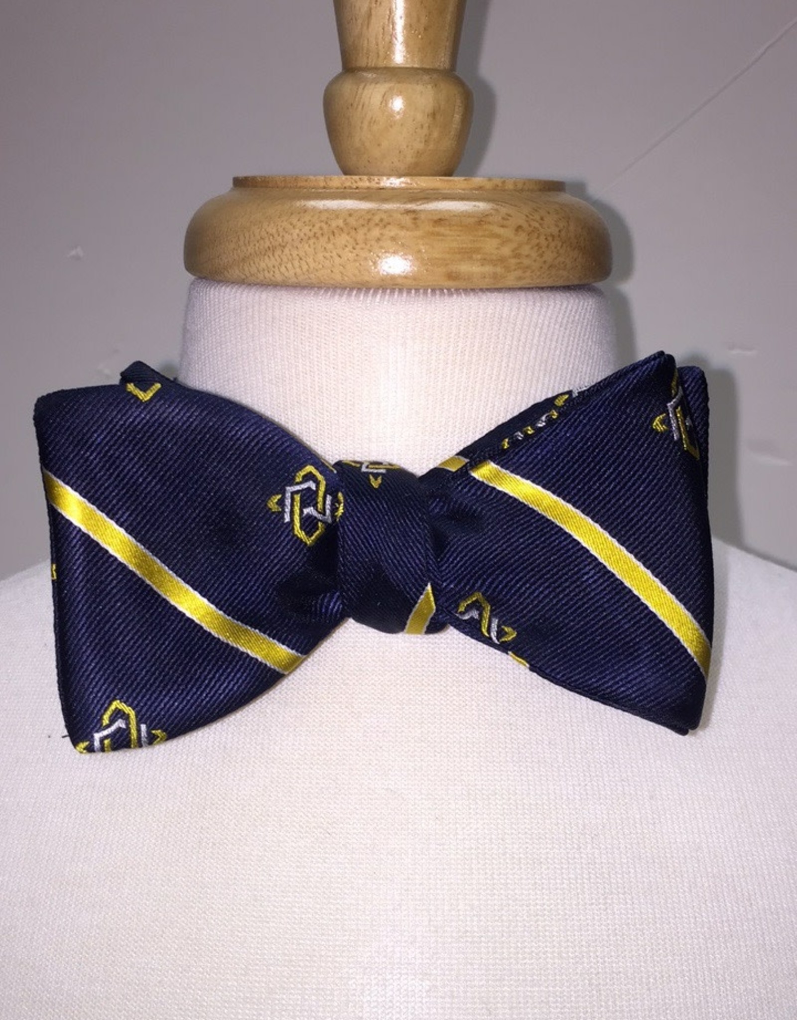 Clarke Bow Tie in Navy & Gold