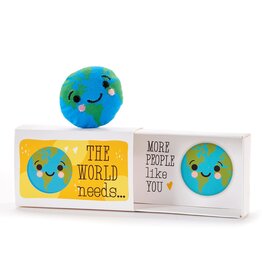 World Pocket Hug w/Gift Box