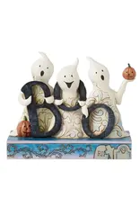 BOO Ghosts Figure