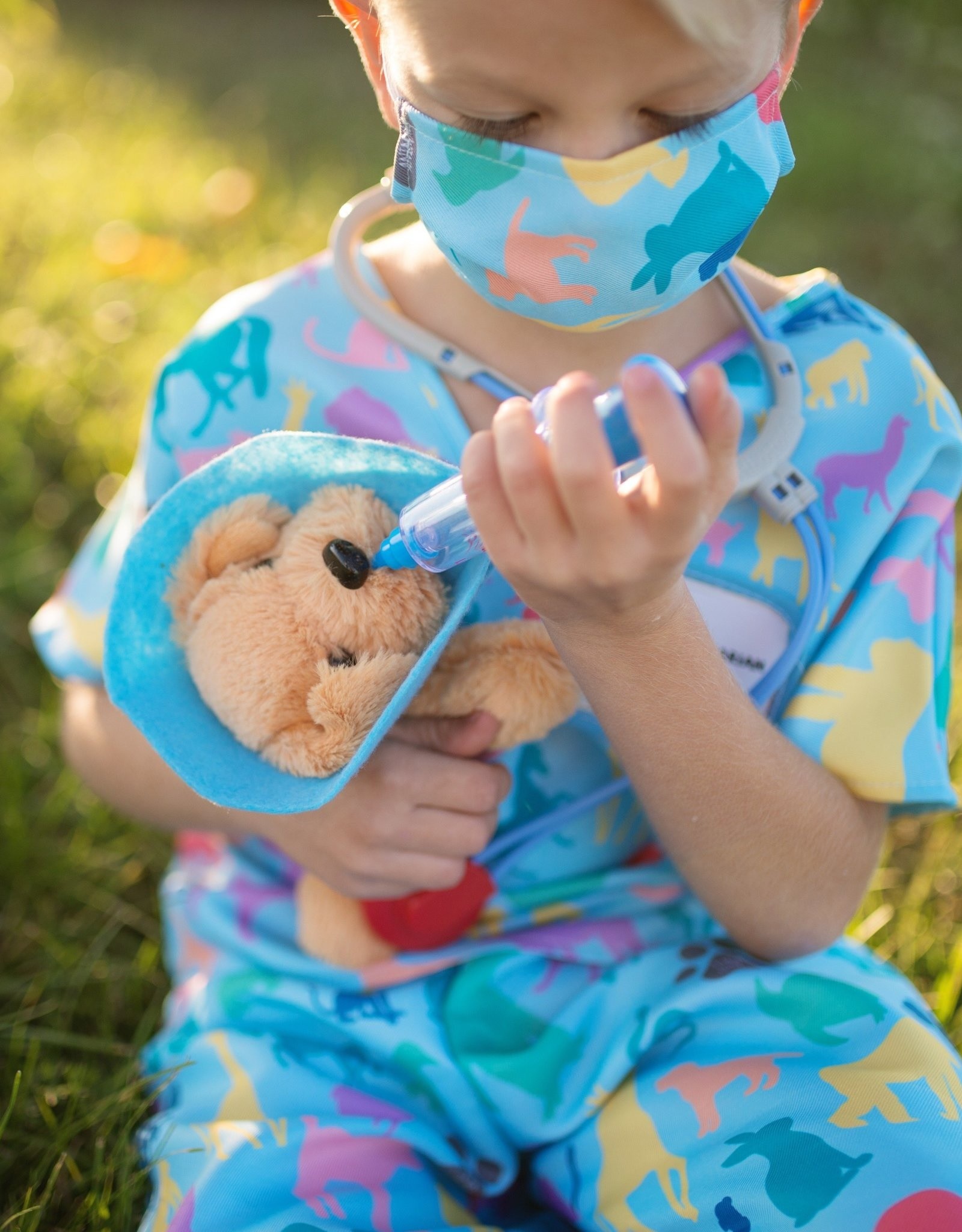 Creative Education Veterinarian Set Includes 7 Accessories, Size 5-6