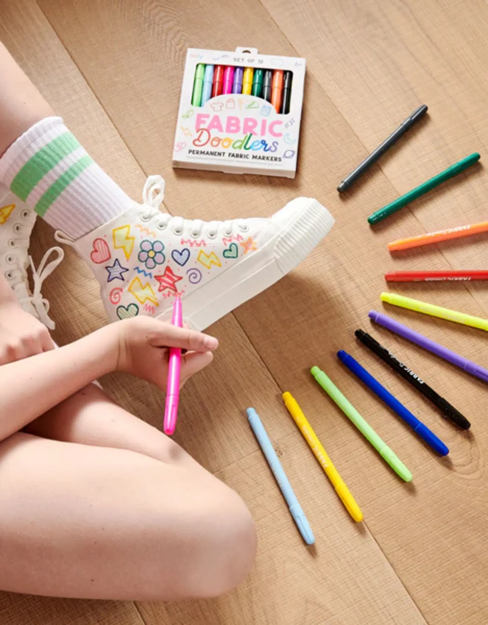 Ooly Fabric Doodlers: Permanent Fabric  Markers