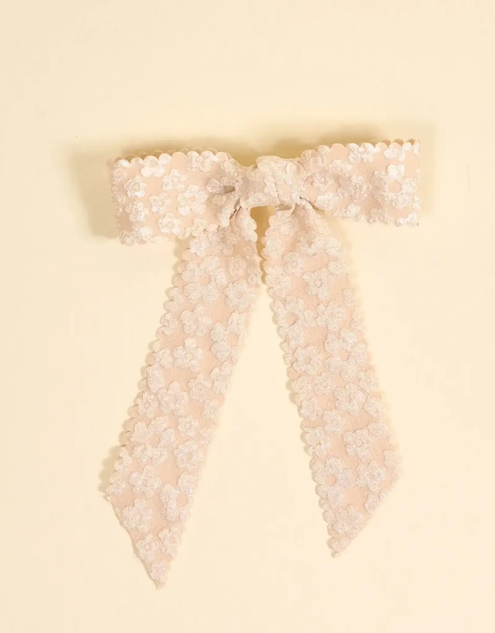 The Darling Effect Flower Scallop Hair Bow-Champagne