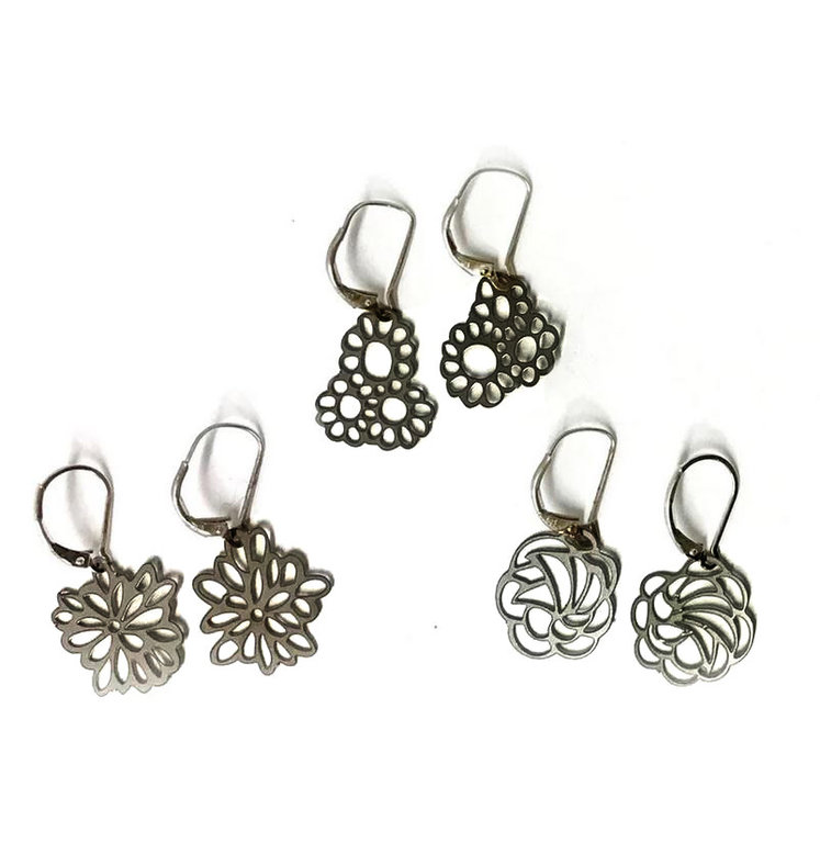 Melissa Borrell Melissa Borrell Mini Flower Popout Earrings