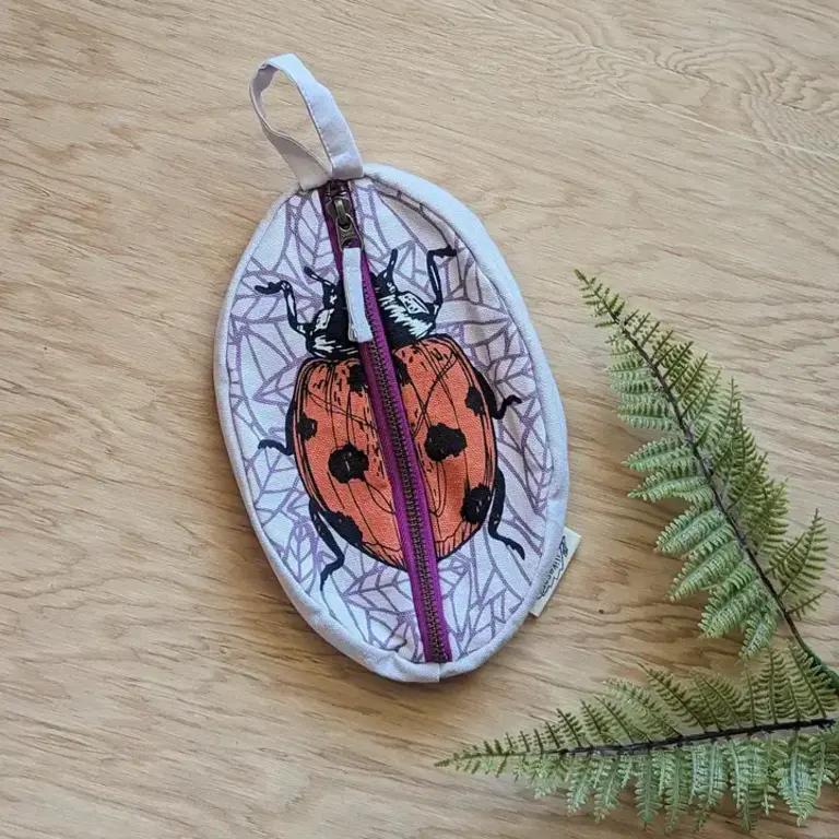 ilikesara Oval Zippered Pouch