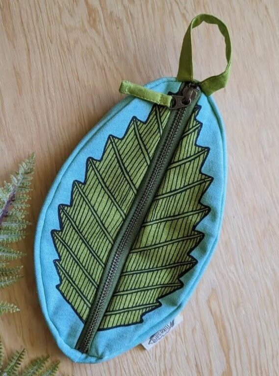 ilikesara Oval Zippered Pouch
