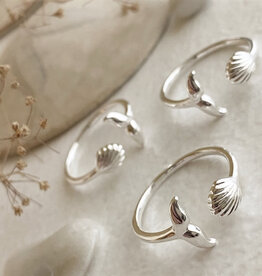 Nidanovae Adjustable Whale & Shell Ring