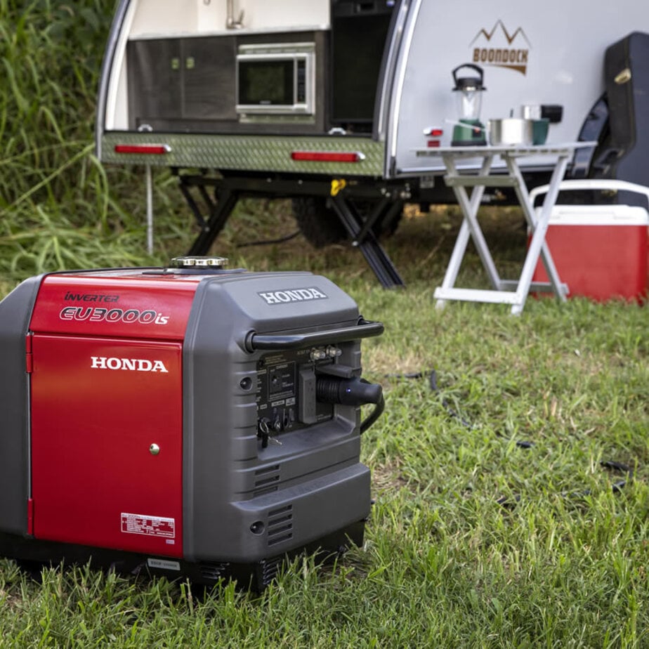 Honda 3000w Super Quiet Gas-Powered Inverter Generator EU3000iS