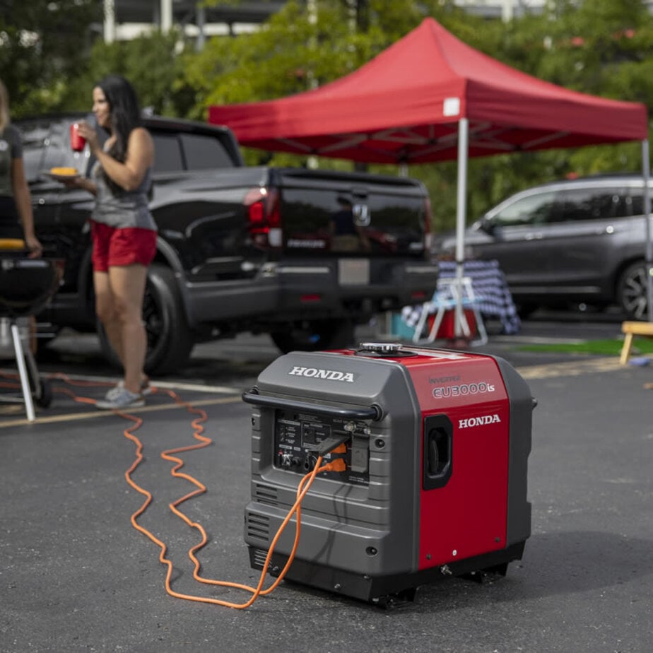 Honda 3000w Super Quiet Gas-Powered Inverter Generator EU3000iS