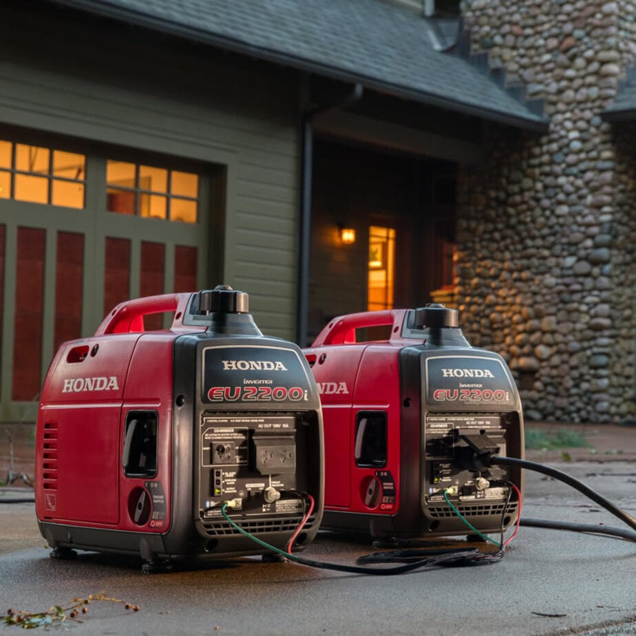 Honda 3000w Super Quiet Gas-Powered Inverter Generator EU3000iS