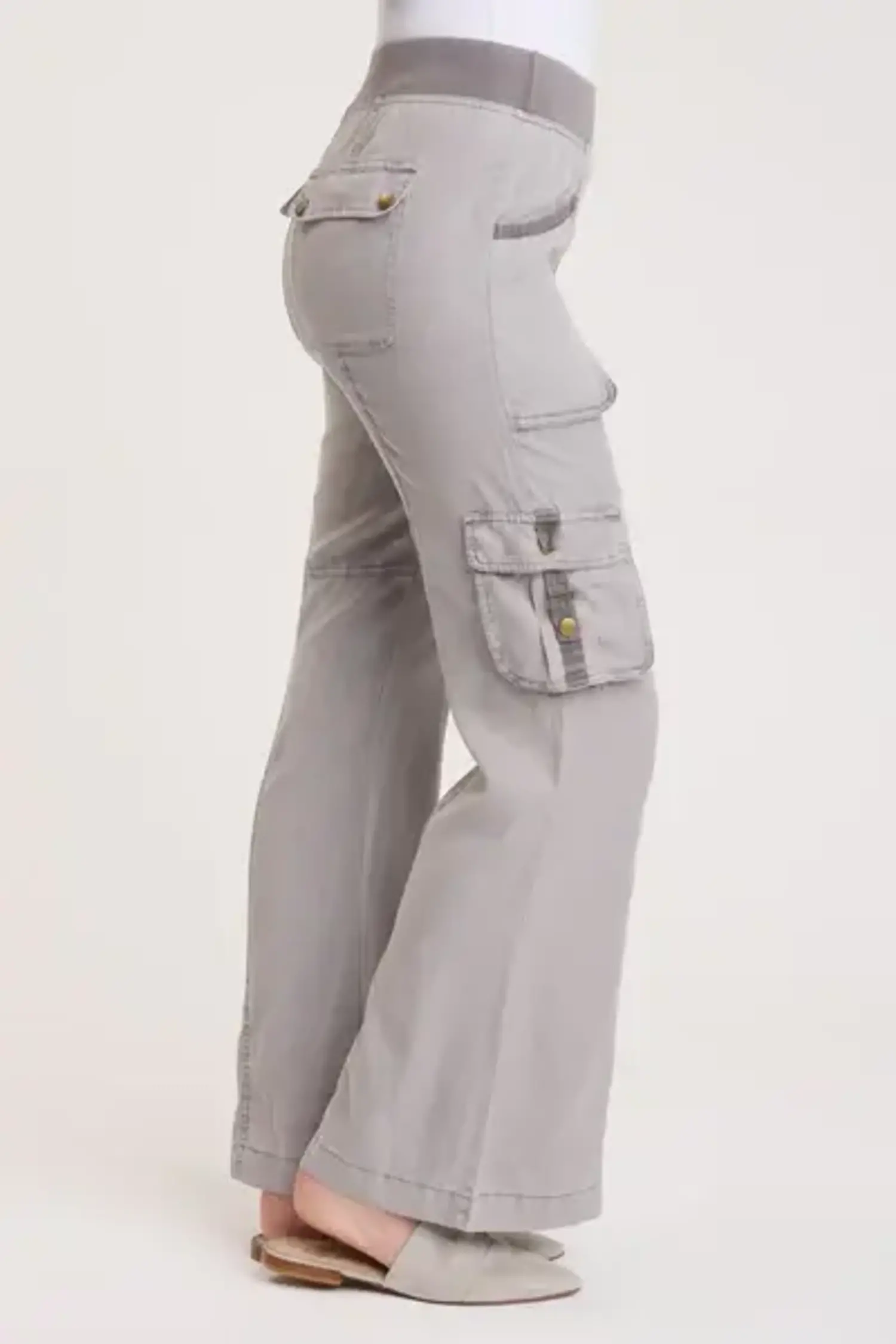 Comfy and Stylish Cargo Pants with Platform Sandals