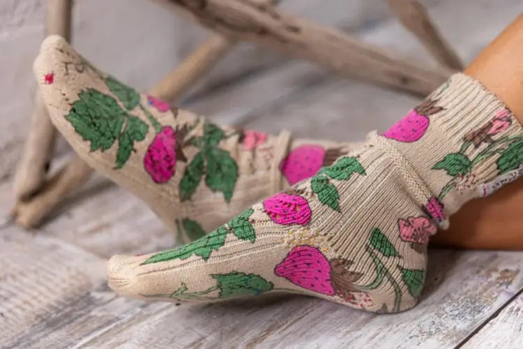 Magnolia Pearl Lil Dipper Socks Fruit Garden