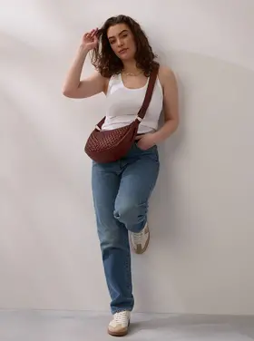 Hobo Hazel Sling Chestnut