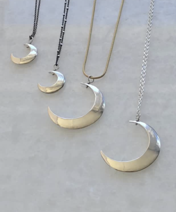 Red Bench Necklace Moon on Slvr Chain