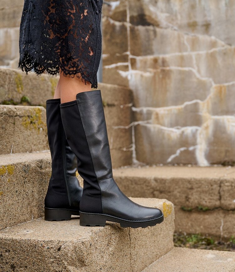 Born Caraway Black Boot