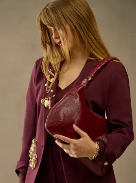 Hobo Madison Shoulder Garnet Gloss